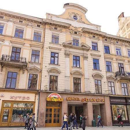 Guest House Adam Mickiewicz Lviv Bagian luar foto