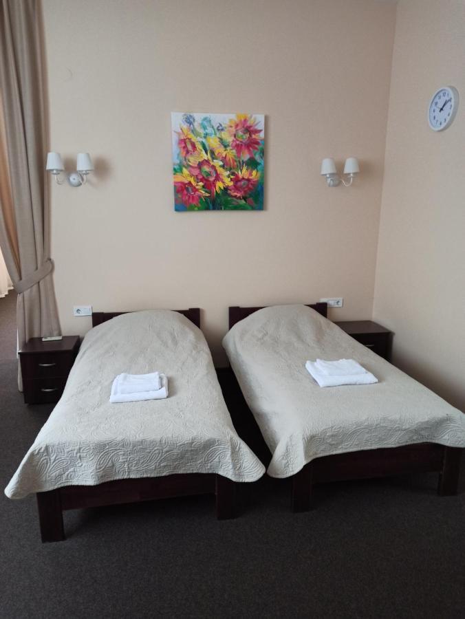 Guest House Adam Mickiewicz Lviv Bagian luar foto