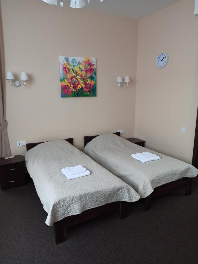 Guest House Adam Mickiewicz Lviv Bagian luar foto