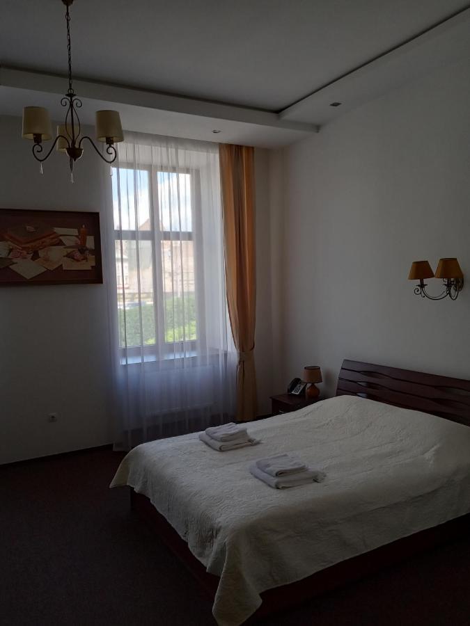 Guest House Adam Mickiewicz Lviv Bagian luar foto