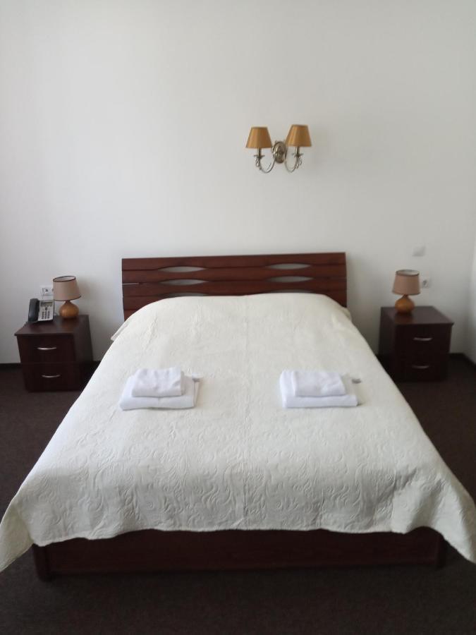 Guest House Adam Mickiewicz Lviv Bagian luar foto